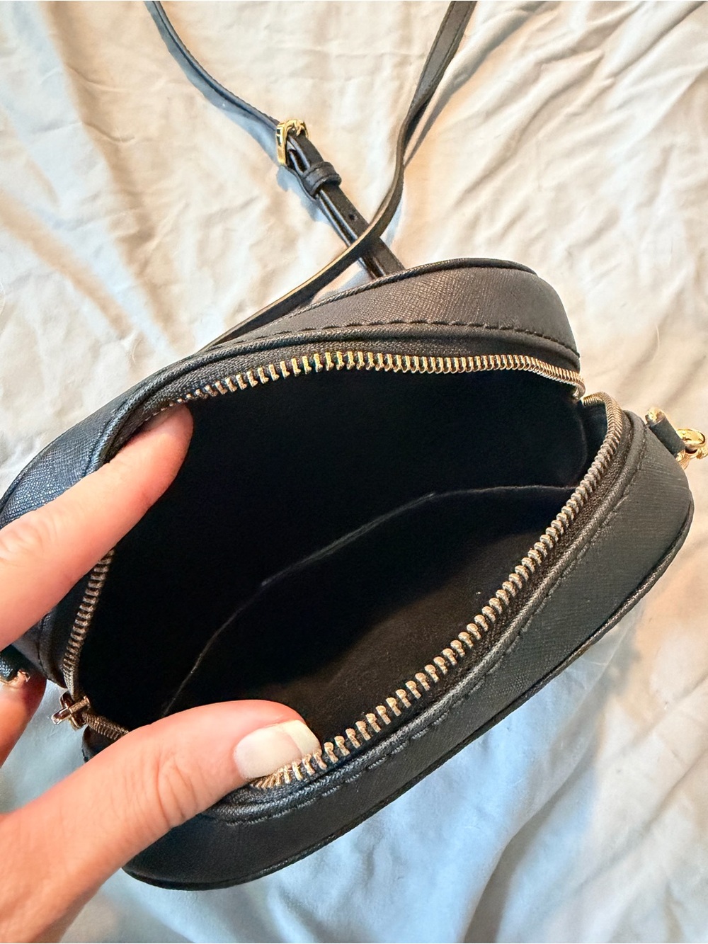 Marc Jacobs Black Crossbody Dome Satchel with Gold Hardware - Picture 4 of 7